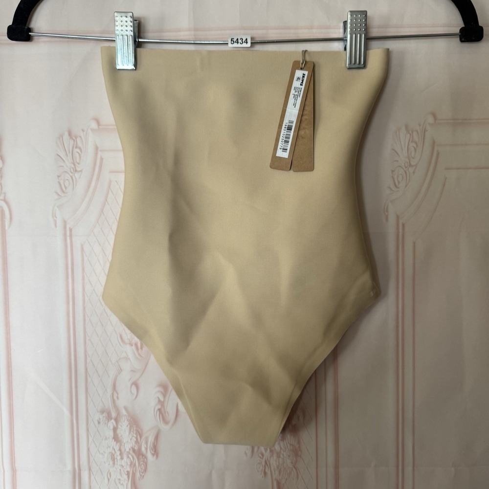 Skims Body CS High Waisted Thong In Sand Size S NWT